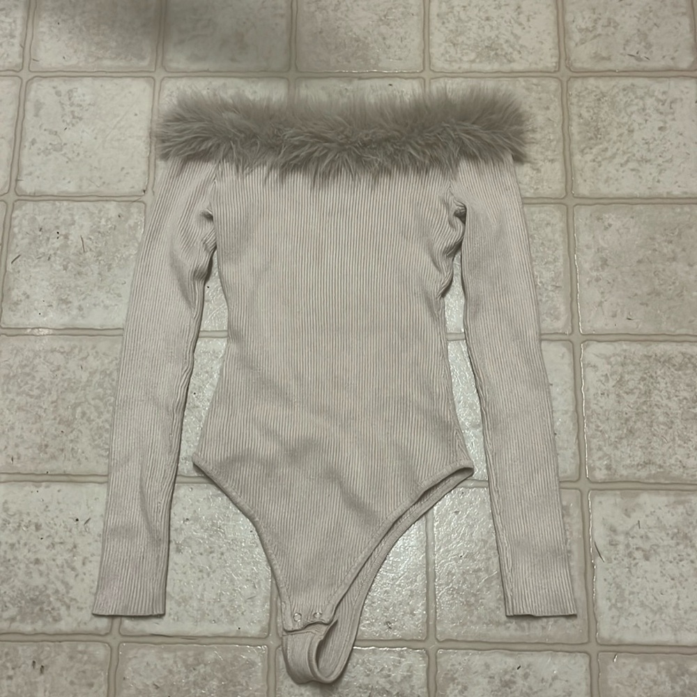 bodysuit off the shoulder, long sleeve with fur